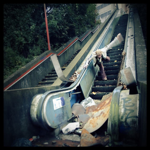  Escalators - Destruction 