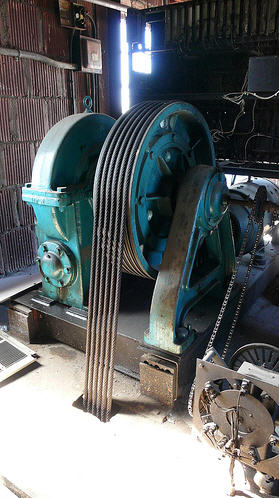  Geared Traction Machine 