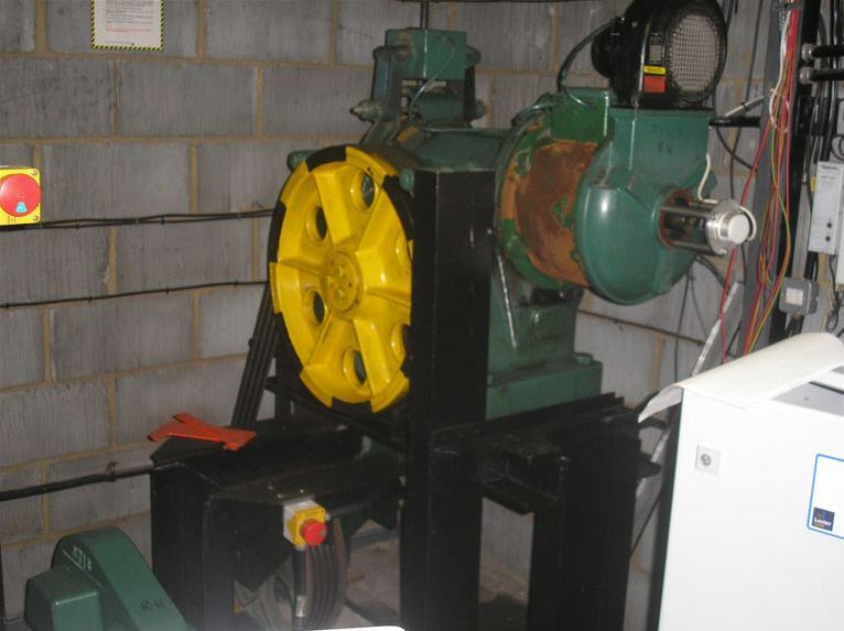  Geared Traction Machine 