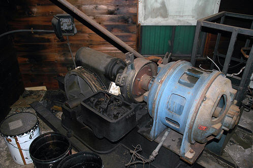  Geared Traction Machine 