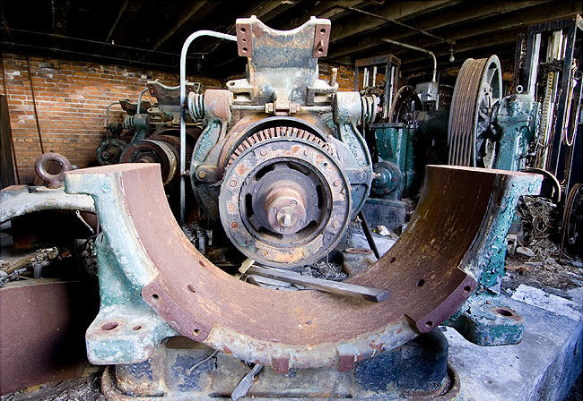  Gearless Traction Machine 