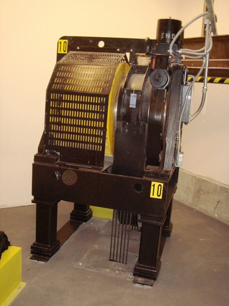  Gearless Traction Machine 