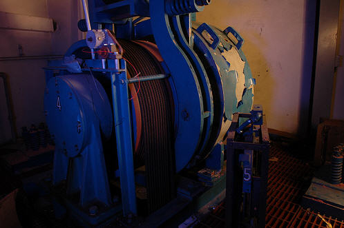  Gearless Traction Machine 